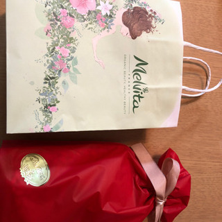 Melvita オイル、ハンドクリーム、全身用化粧水セットの画像