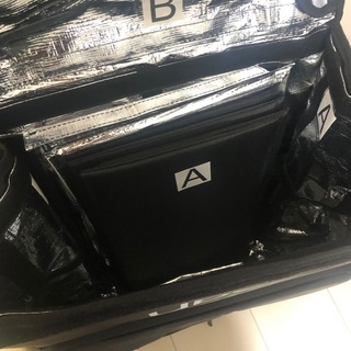 ウーバーイーツ　バッグ　新品　お値下げしましたの画像