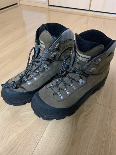 期間限定値下げ！さらに学割あり　登山靴スカルパ　ゴアテックス・67010