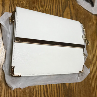 白色バッグ色違い黒もあり