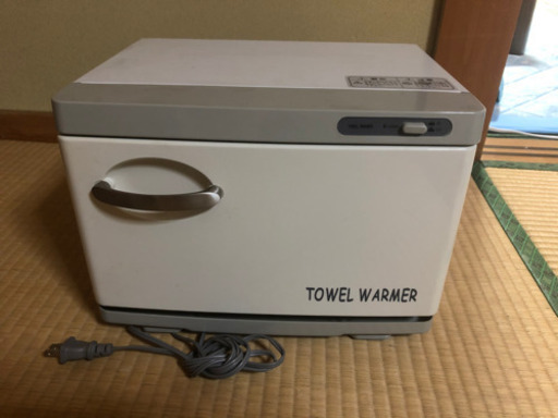 ノーマルなウォーマー　タオルを温かく保管　エステなどで