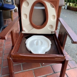 介護用ポータブルトイレ、便器、介護用品の画像