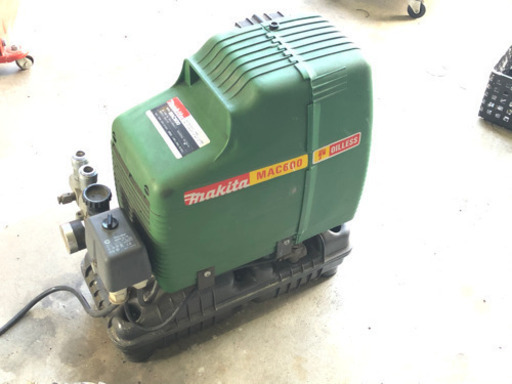 マキタ　エアーコンプレッサー