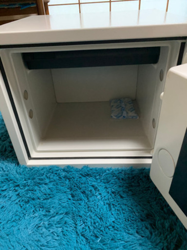 【中古】金庫譲ります