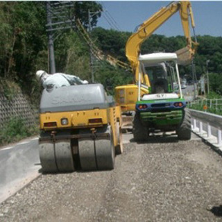 ✨‼️急募‼️✨[神奈川県秦野市] トンネル路盤施工・バックホーオペ・大型ダンプオペ・手元作業スタッフ✨の画像