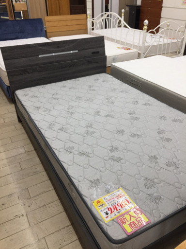 8/21東区和白  定価¥72,700  リビンズ シングルベッド LV4-160  コンセント2口 ライトスイッチ   とても便利‼︎ スタッフイチオシお買い得商品❣️