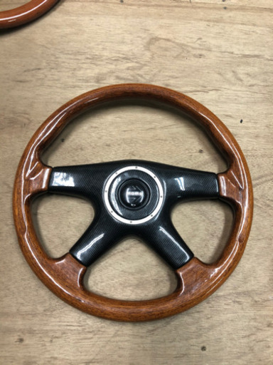 社外ハンドル　ウッドハンドル　MOMO メイドインイタリー