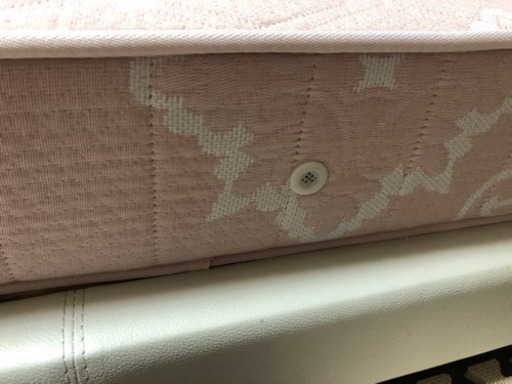 ダブルベット、マニフレックスマット付き