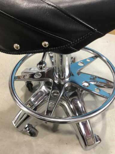 キャスター付き　チェア　バイクシート型