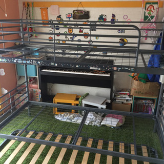 IKEA3段ベッドSvarta