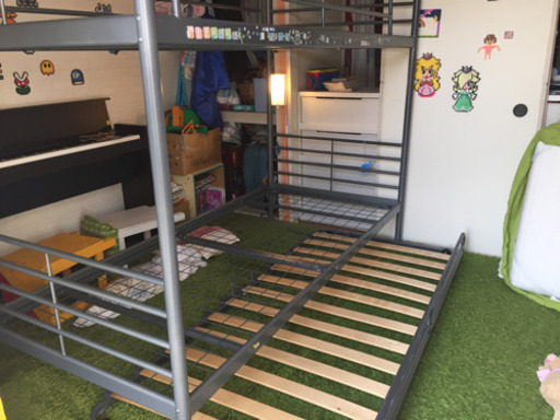 IKEA3段ベッドSvarta