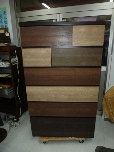 リサイクルショップのダイトーです。 おしゃれアイテム　お持ち帰り価格　整理タンス＜パッチワーク柄＞