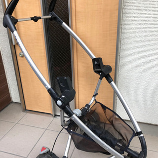 マキシコシ　クイニーザップ　トラベルシステム　チャイルドシートの画像