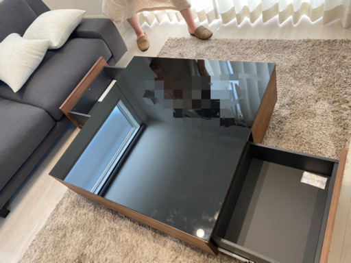 ガラステーブル　新品　値引き可能です！