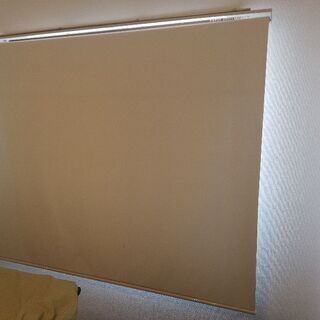 ニトリ　遮光ロールスクリーン