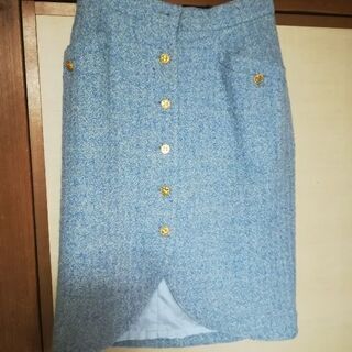 シャネルのスーツ（古着）　売ります。の画像