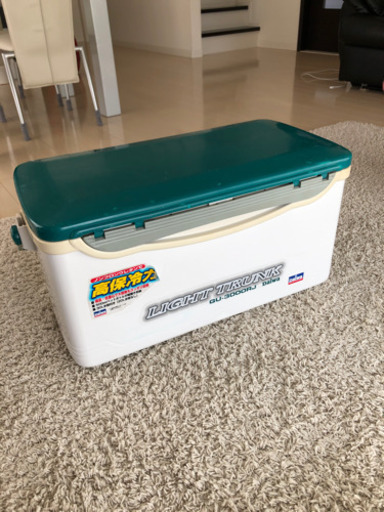 ダイワ クーラーボックス  ３０リットル