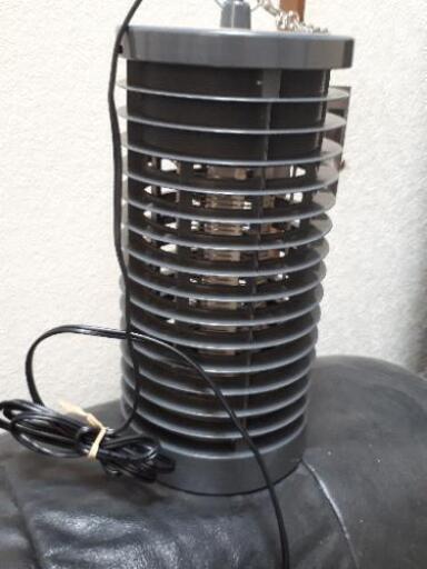 ★電撃殺虫器(ハエ退治)