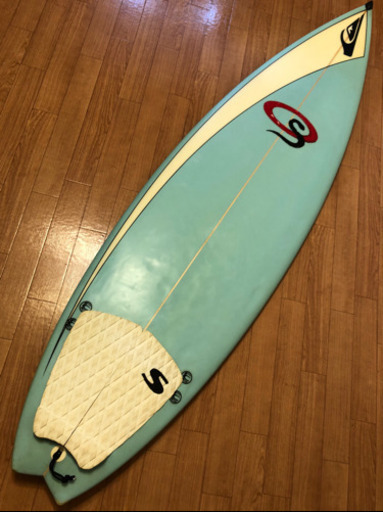 クール！クイックシルバー　サーフボード　ショートボード　サーフィン　横浜