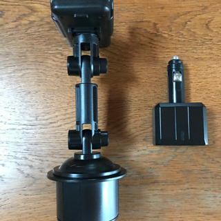 23%値下げしました ! スマホ車載ホルダーとシガーソケット分配器売りますの画像