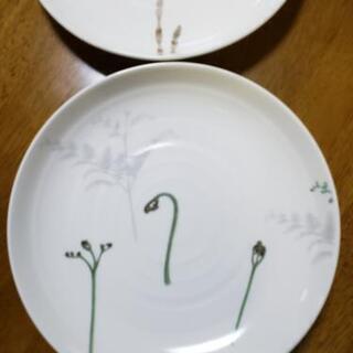 🌿和植物柄パスタ皿と和風小物の画像