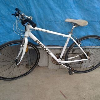 GIANT ESCAPE R3 クロスバイク ホワイト アルミ 700C 465mm 24速ギア