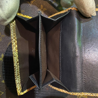 (商談済み)  希少⁉️グッチ蛇革二つ折り財布❣️早い者勝ち‼️の画像