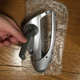 【新品】多機能　手動式ラジオライト　シルバーの画像