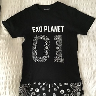 EXOファンクラブ　EXO PLANET#1ツアーＴシャツ　黒　（中古）（Ｍサイズ）の画像