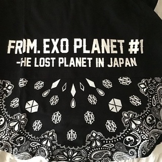 EXOファンクラブ　EXO PLANET#1ツアーＴシャツ　黒　（中古）（Ｍサイズ）の画像