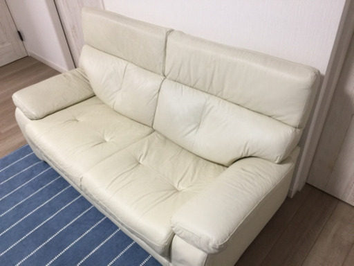 キレイなソファです