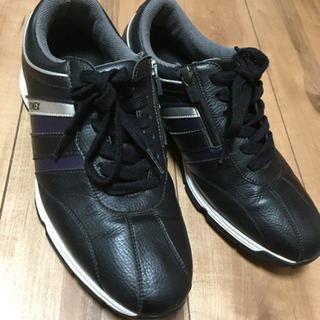 ゴルフシューズ　ヨネックス 