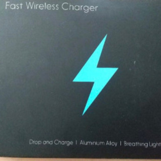 ワイヤレス充電器　パッドチャージャーの画像