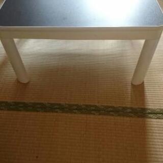 テーブルお譲りします😉１つ500円で、２つあります😉の画像