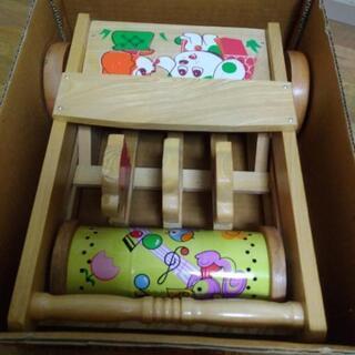 木製手づくりおもちゃ押車の画像