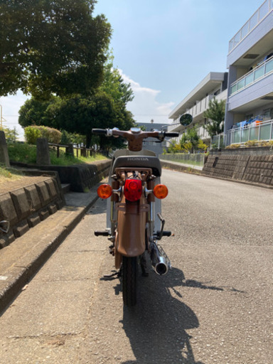 ホンダカブです。　(足に最適なバイクです。)