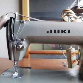 業務用ミシンの画像
