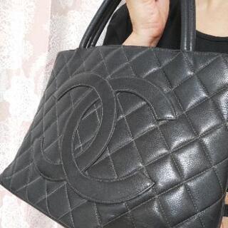 35万円（新品時の参考価格）シャネルキャビアスキン　バッグの画像