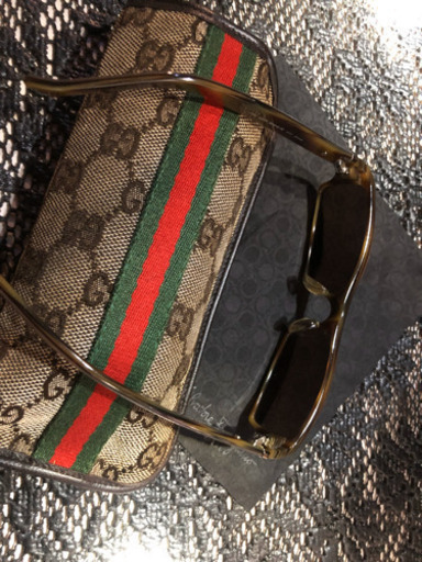見逃し厳禁‼️GUCCI サングラス❣️&  GUCCI サングラスケース付属❗️