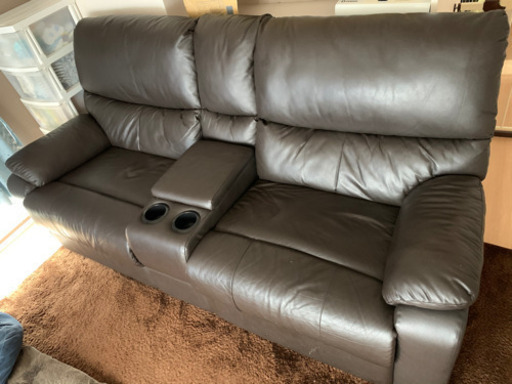 ニトリ電動リクライニングソファ(2人掛け、中央にドリンクホルダーと収納部付き)