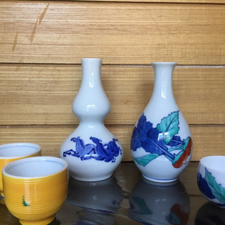 徳利2本とお猪口３つ