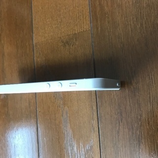 iphoneSE 32GB シルバー　SIMフリーの画像