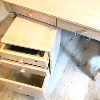 【学習机＋サイドチェスト付き】ホワイト 木目調の画像