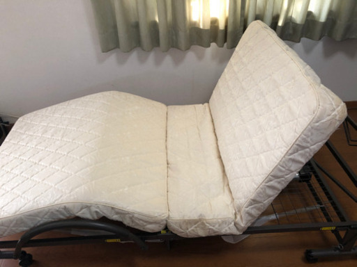 折り畳み式電動ベッド譲ります