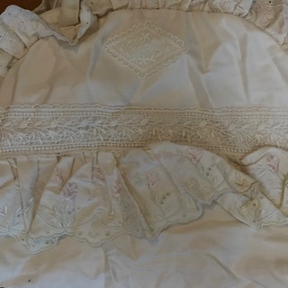 未使用　可愛いレース物入れ　旅行時や入院時に　