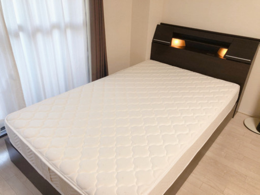 ニトリ　セミダブル　ベッドフレーム&マットレス