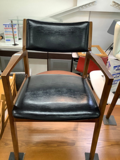 ダイニングチェアー　カリモク60+  ブラック　定価37000円