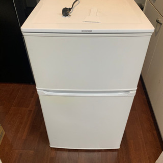アイリスオーヤマ 冷蔵庫 90L 2ドア 右開き 温度調節6段階...