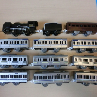懸垂式モノレール＆ガチャっとアクションステーションの車両4編成セット　プラレールの画像