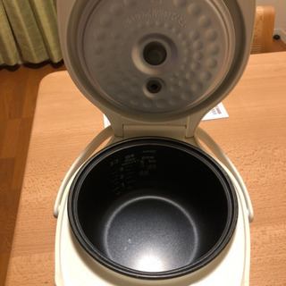 炊飯器 3合炊きの画像